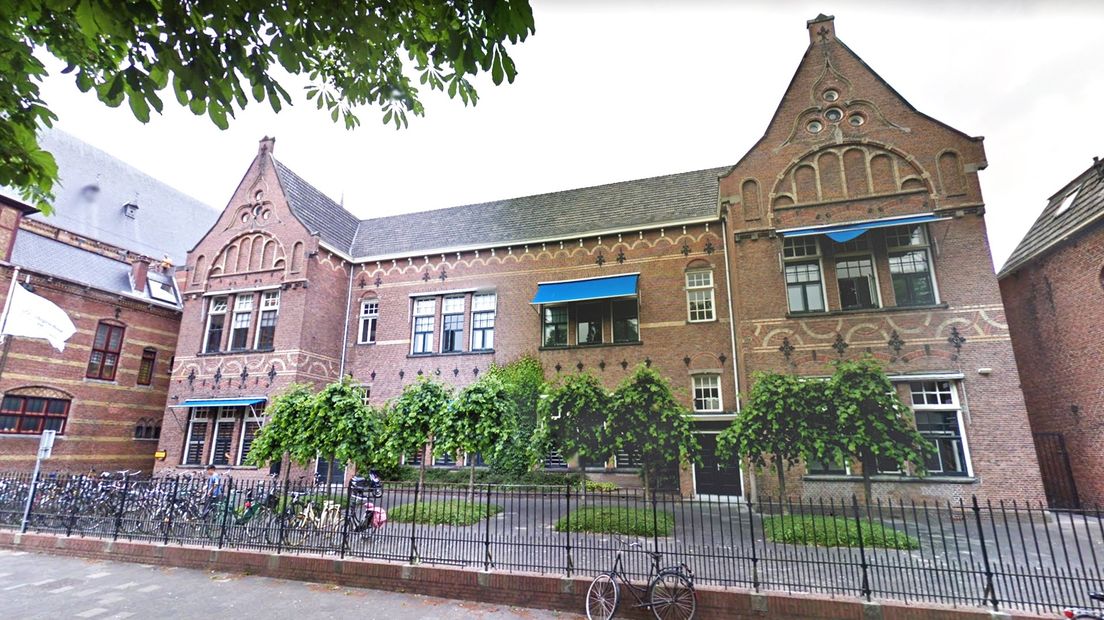 Het pand aan de Radesingel 6