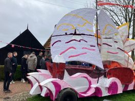 Gezocht: 50.000 kunstdahlia's voor bijzondere corsowagen