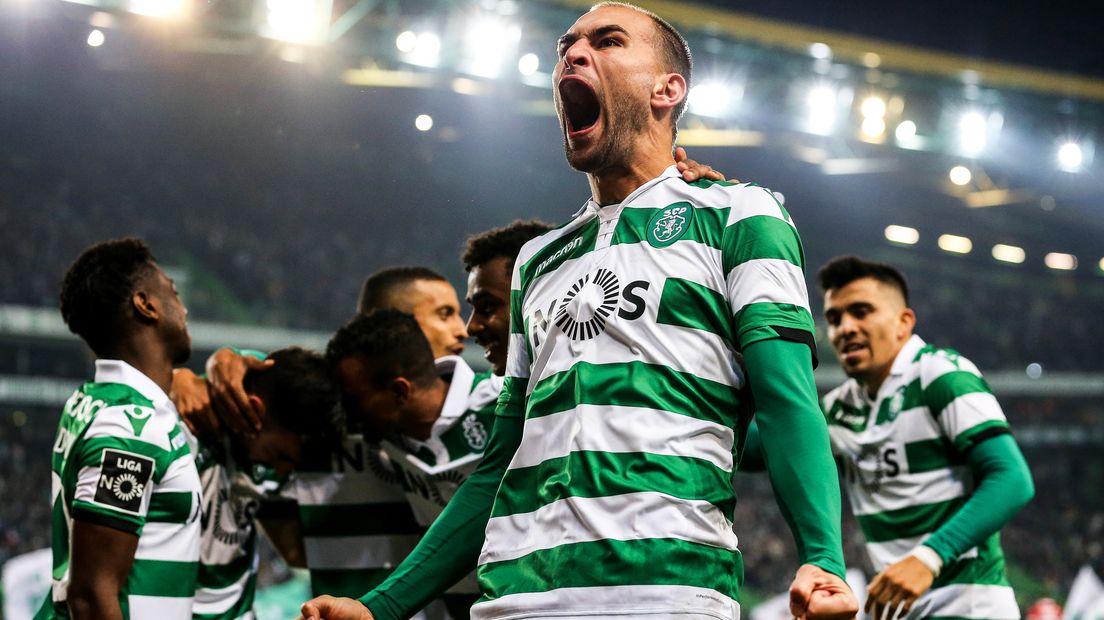 Bas Dost viert zijn tweede goal van de avond tegen CD Aves. (Rechten:EPA/MIGUEL A. LOPES)