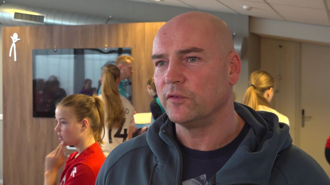 Jonge voetbalsters getest op steeds groter probleem: knieblessures