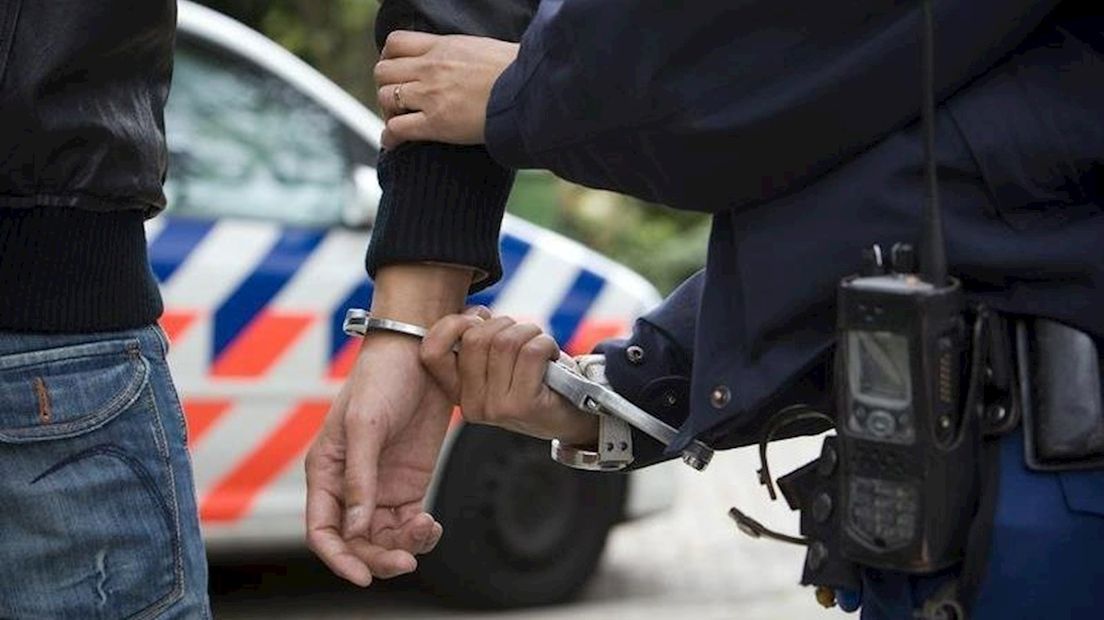 Man opgepakt voor poging doodslag op politiemensen