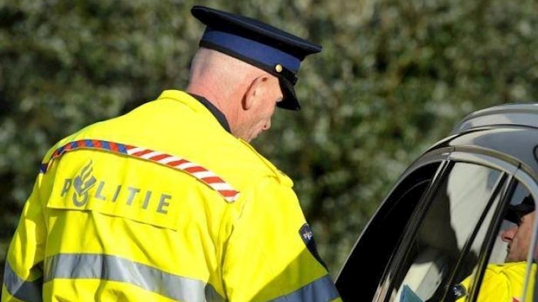 Twee verdachten aangehouden bij controle Deventer