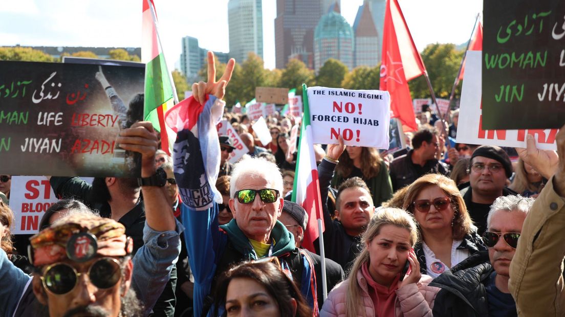 Demonstratie op Malieveld tegen geweld van Iraans regime