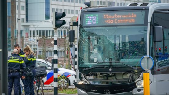 Gewonde bij botsing met stadsbus op Utrecht Science Park.