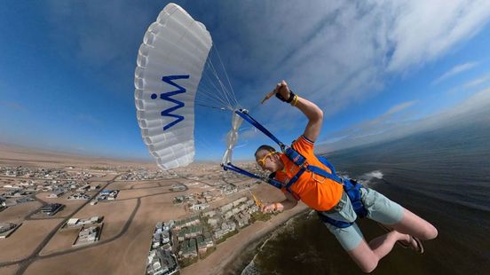 Wim springt zestig keer op één dag uit een helikopter