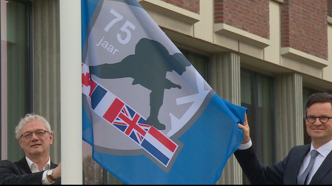 De vlag die vandaag is gerpesenteerd