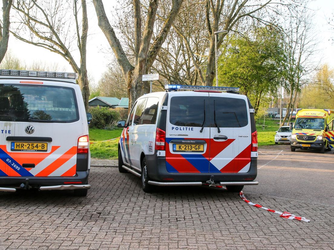 Twee zwaargewonde mannen bij een steekpartij in Rotterdam Overschie