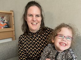 Ernstig zieke Chloë (3) hoopt op zoveel mogelijk kaartjes voor haar verjaardag, want het is misschien haar laatste