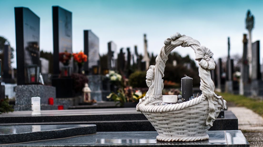 atmosphere-monument-statue-cemetery-tombstone-grave-1032461-pxhere.com
