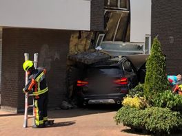 112-nieuws | Auto crasht in gebouw - Steekpartijen in Noordwijk en Zoetermeer