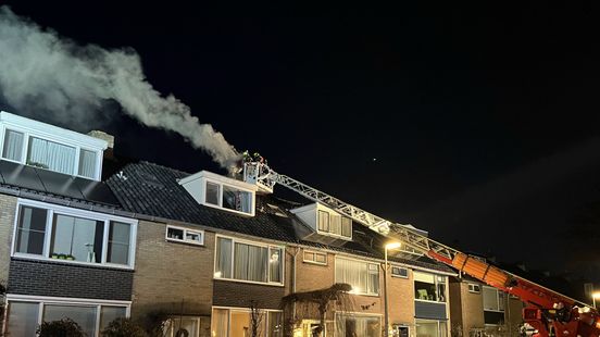 112-nieuws | Schoorsteenbrand laat zich moeilijk blussen