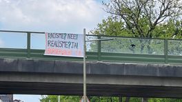 Twee spandoeken Ter Apel weggehaald: 'Vanwege de verkeersveiligheid' (update)