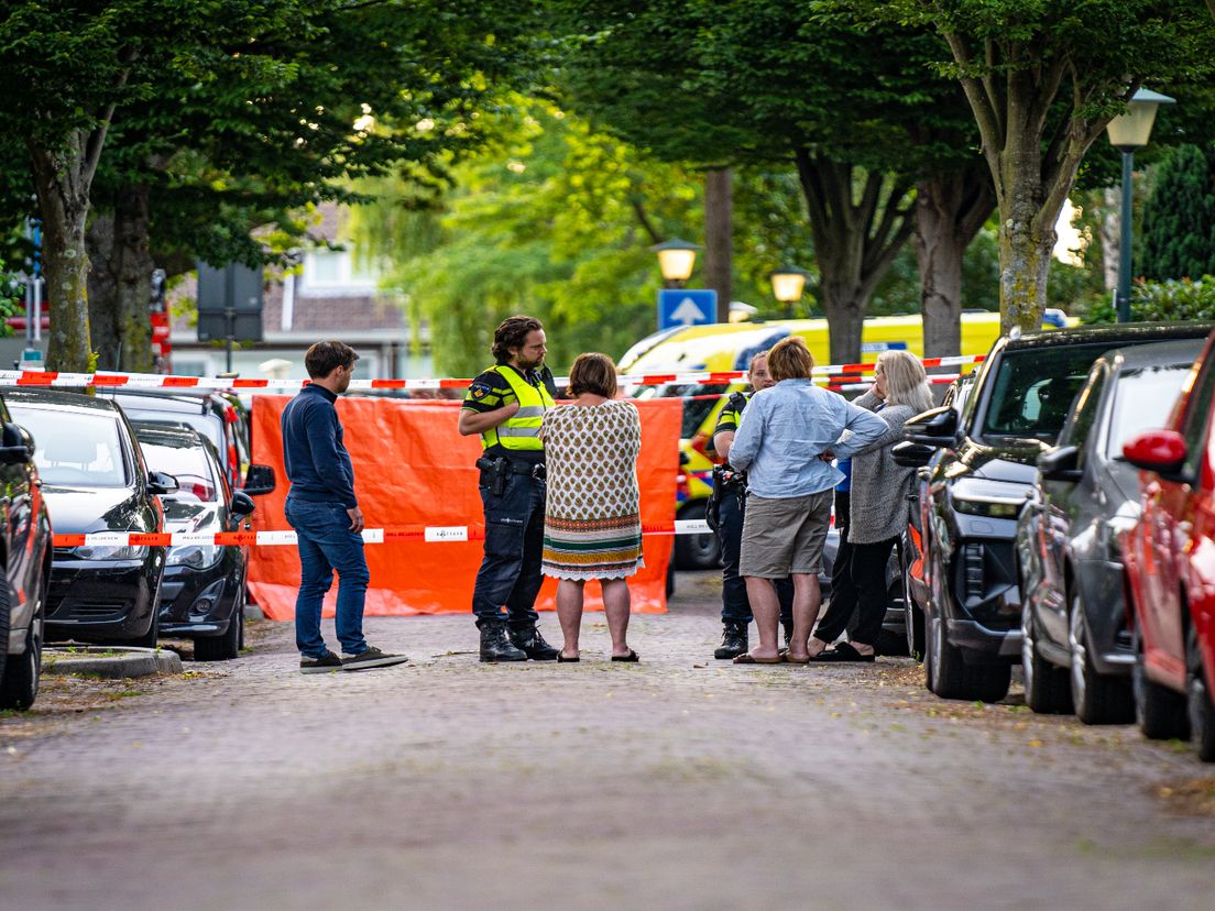 Slachtoffer Pepijn vertelt: Hij houdt me weer vast en steekt met kracht met het mes op me in. Om me te doden, zegt hij.