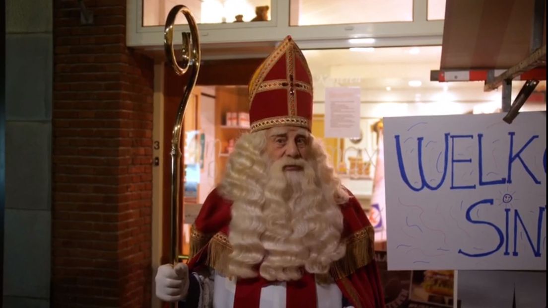 Van der Vlugt speelde eerder dit jaar nog de rol van Sinterklaas.