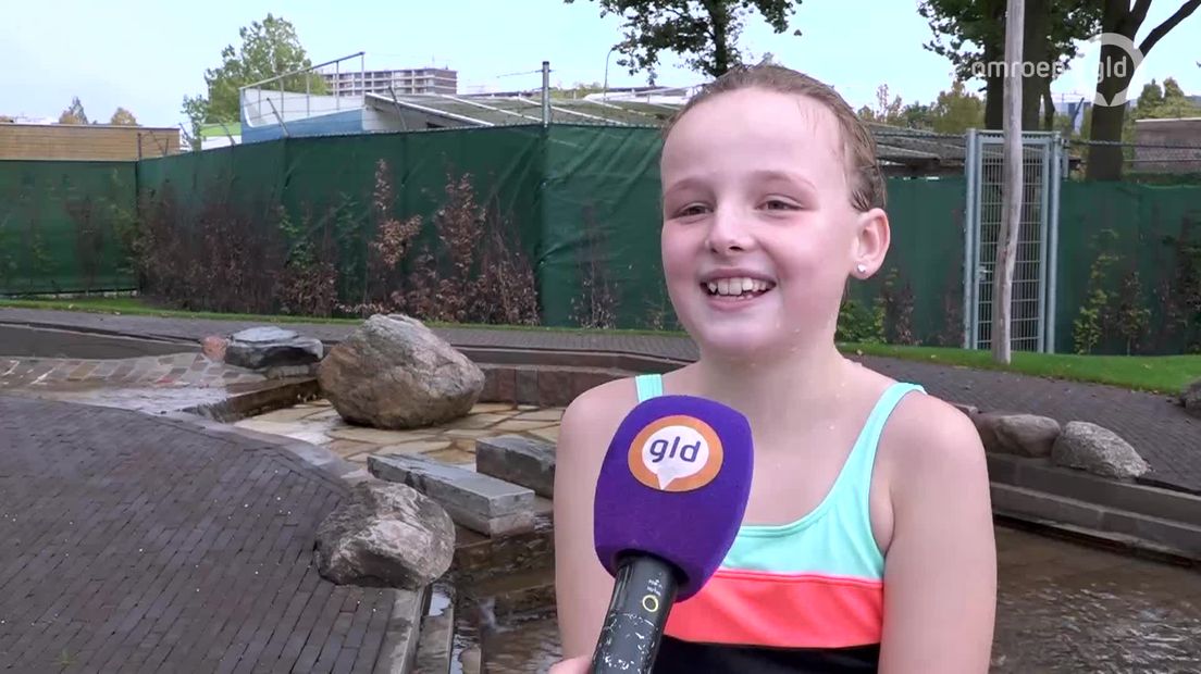 VIDEO: Buitenzwembad Ede nog een keer open