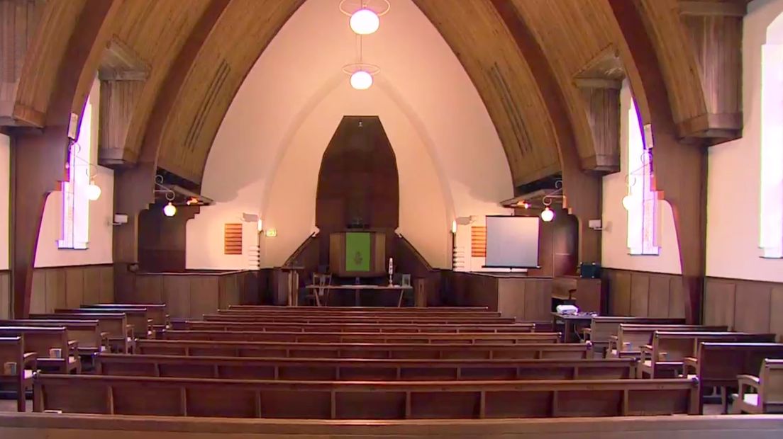 Interieur van de kerk in Schore