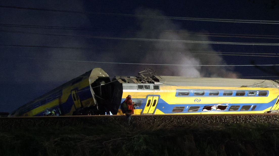 Eén van de eerste foto's van het treinongeluk bij Voorschoten