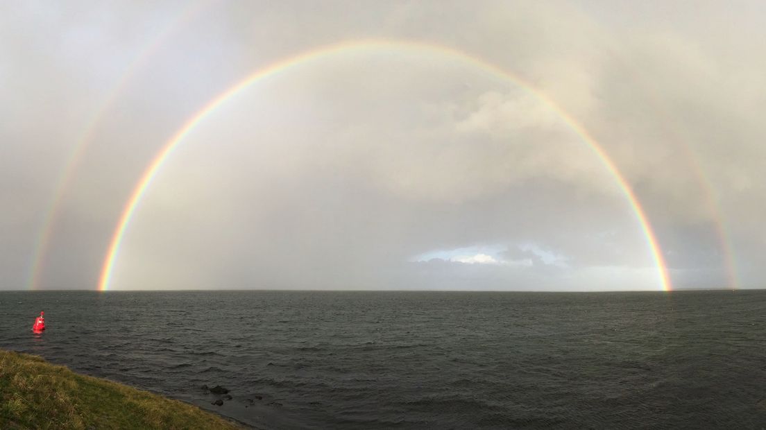 Dubbele regenboog boven het Grevelingenmeer