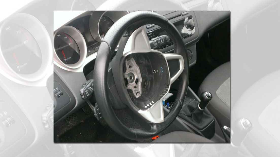 Airbags gestolen uit acht auto's in het Westland Omroep West