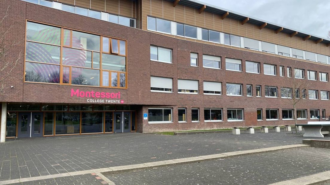 Montessori College Twente stuurt docent naar huis om seksueel getinte teksten