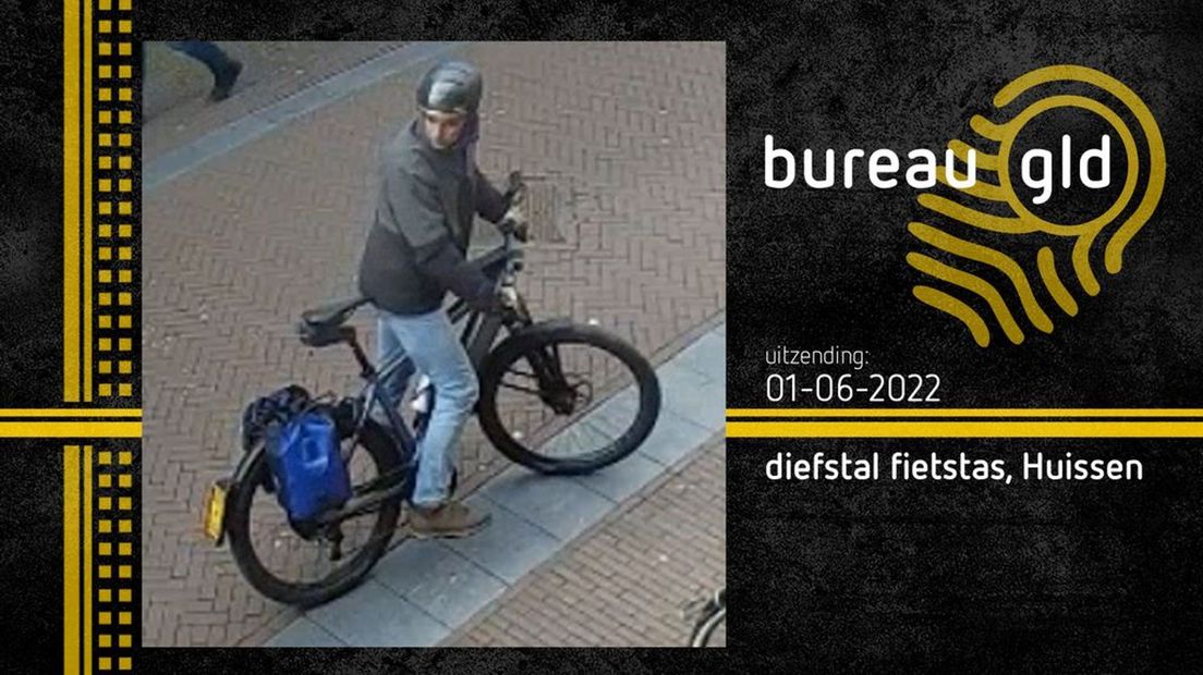 Deze man steelt fietstassen in Huissen.