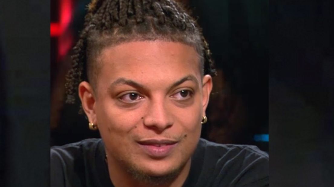 Ronnie Flex en BLØF omarmen elkaar