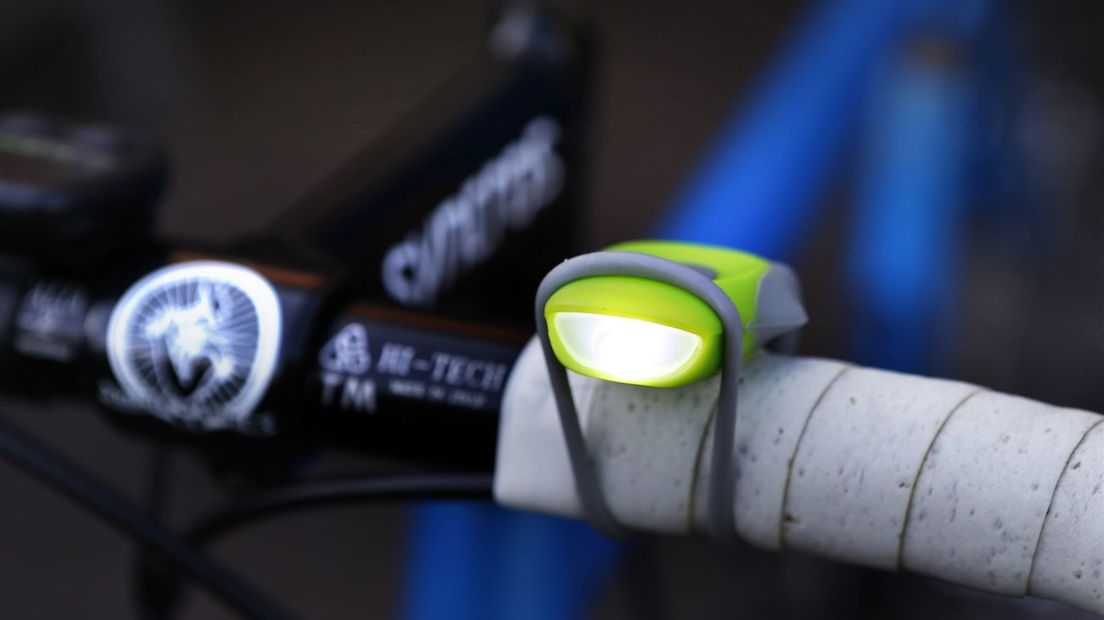 De man had geen licht op zijn fiets (archieffoto)