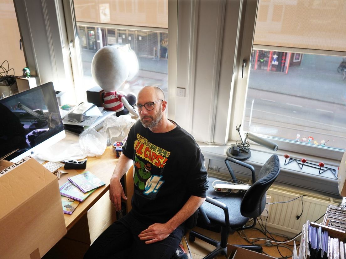 Stefan Tijs in zijn eenpersoons kantoor boven Rotown aan de Nieuwe Binnenweg in Rotterdam.