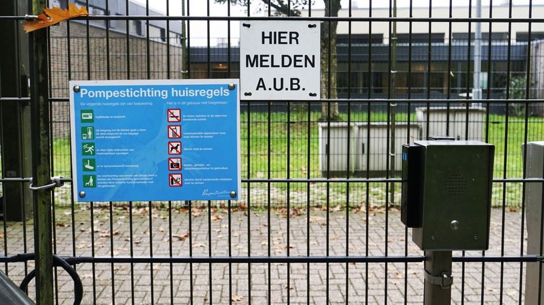 Ingang van de Pompekliniek.