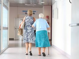 De ouderenzorg van de toekomst? ‘Verpleeghuizen gaan verdwijnen’