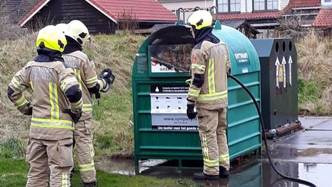 Brandweer Breskens blust containerbrandje Schoondijke