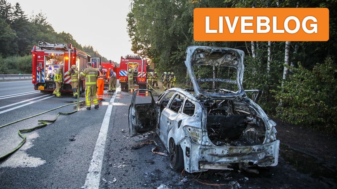 Op de A1 nabij de afrit Hoenderloo woedde een autobrand.