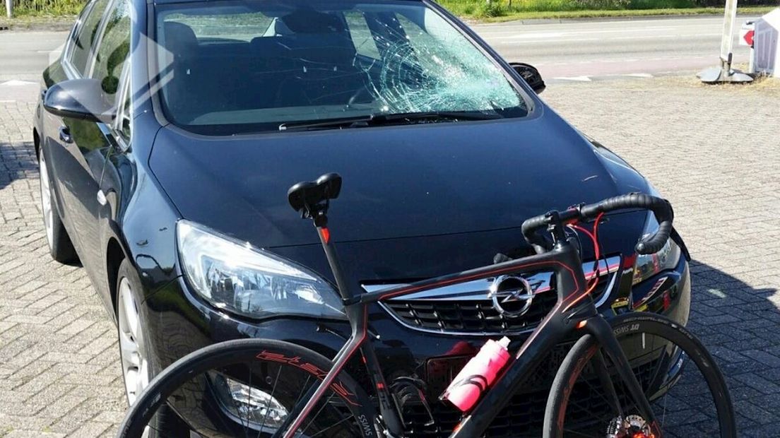 Botsing tussen auto en racefiets in Wijhe