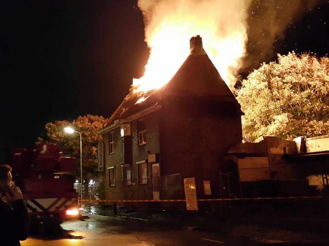 De uitslaande brand