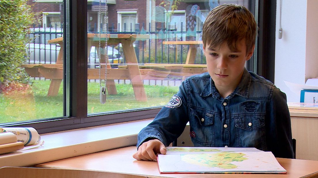 Tijn van 't Westeinde heeft voorlopig nog even binnen les, maar kan niet wachten om het buitenleslokaal uit te proberen.