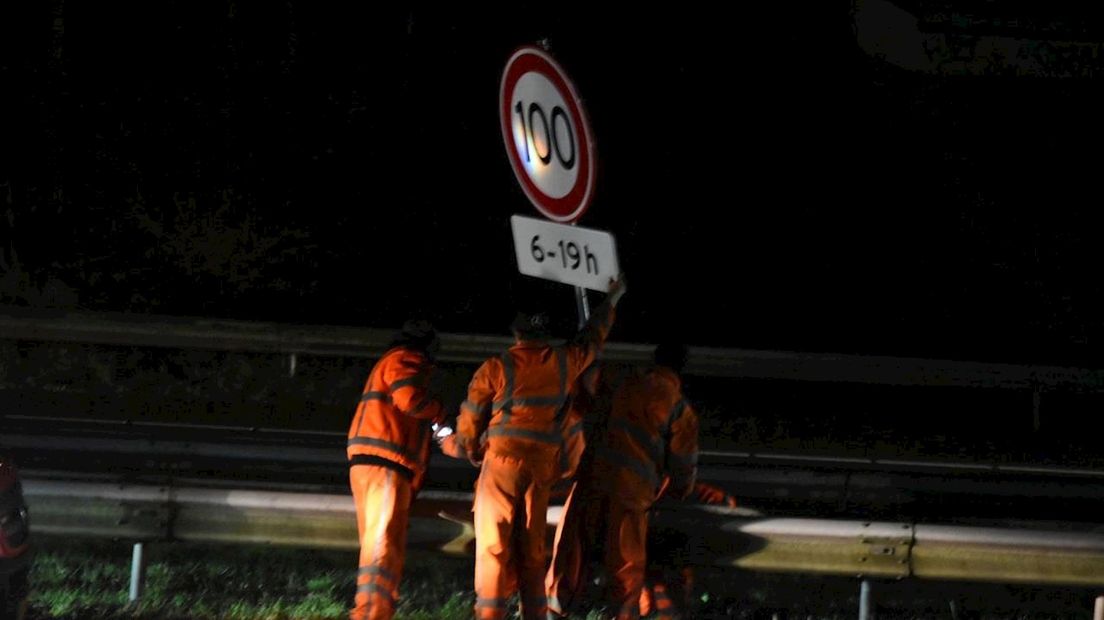 De eerste borden worden geplaatst