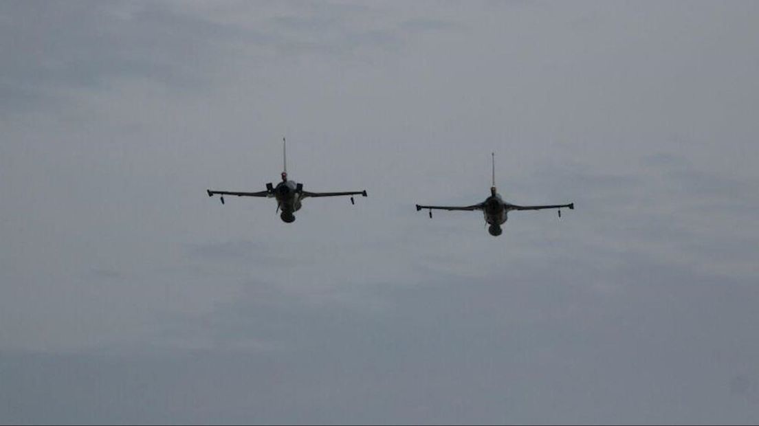 F16's