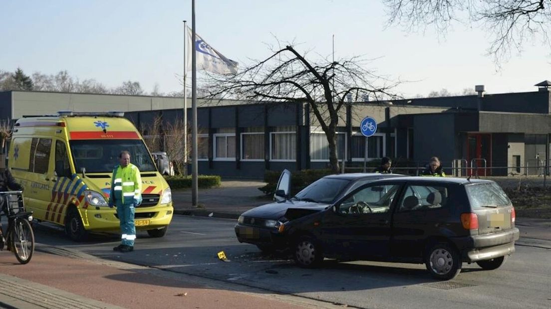 Auto's botsen in Enschede