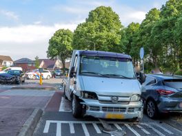 Automobilist raakt gewond na botsing tussen drie auto's in Klazienaveen