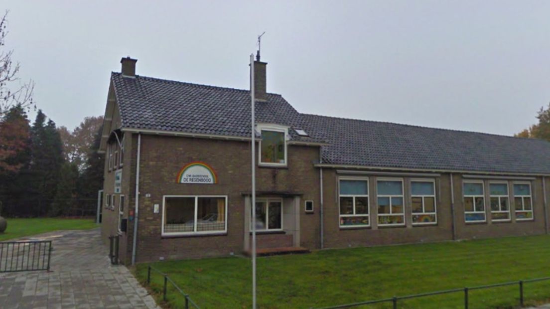 Een zekere vonnis Mis Gemeente zet oude basisschool in Een te koop - RTV Drenthe