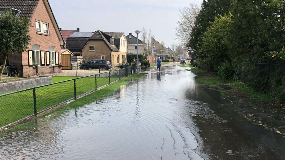 Straat In Wezep Blank Door Gesprongen Waterleiding - Omroep Gelderland