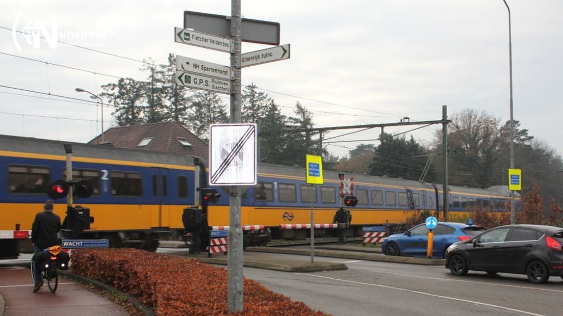 Naast dat de spoorwegovergang bij de Elspeterweg dit weekend is afgesloten, rijden er ook geen treinen.
