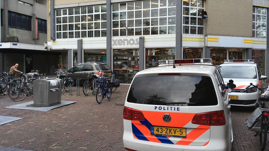 Politie doet onderzoek na overval Xenos Zwolle