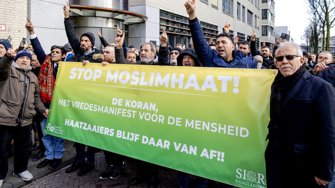 Honderden mensen zijn zondag naar de demonstratie in Den Haag gekomen