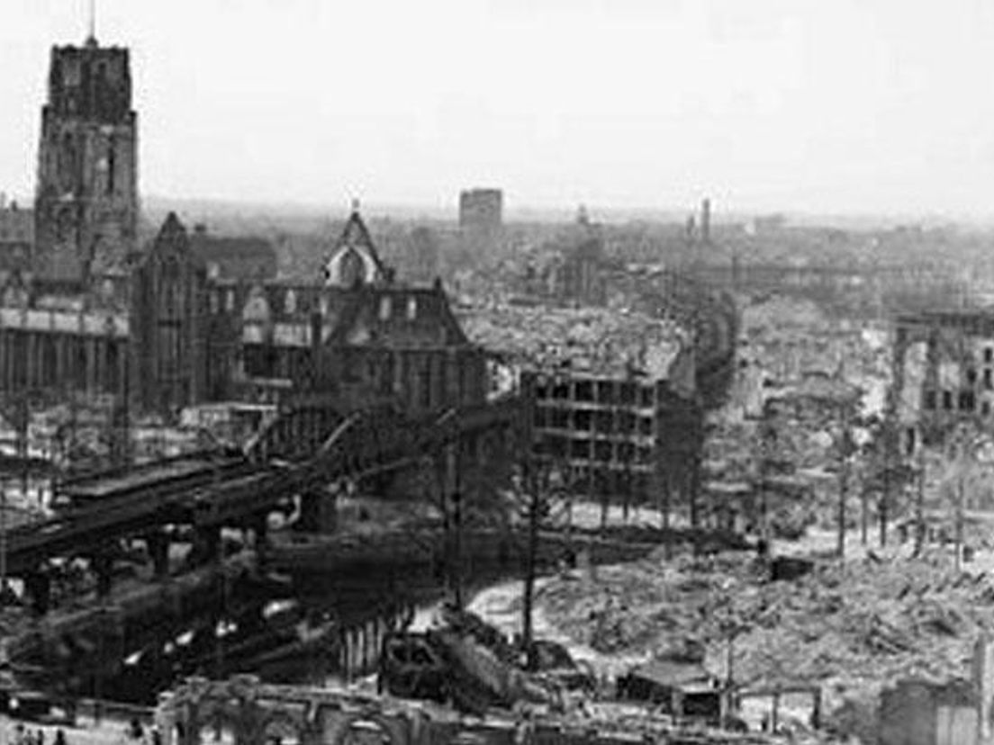 Wie schreef 'den tienden mei 1940'? - Rijnmond