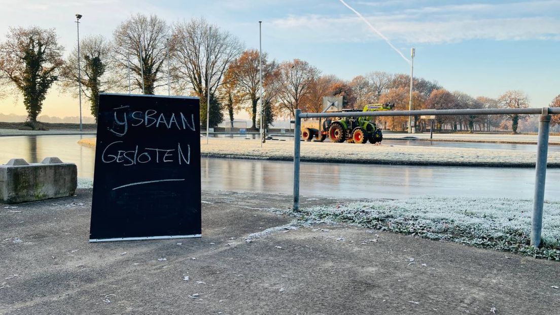 De ijsbaan is dinsdag nog gesloten