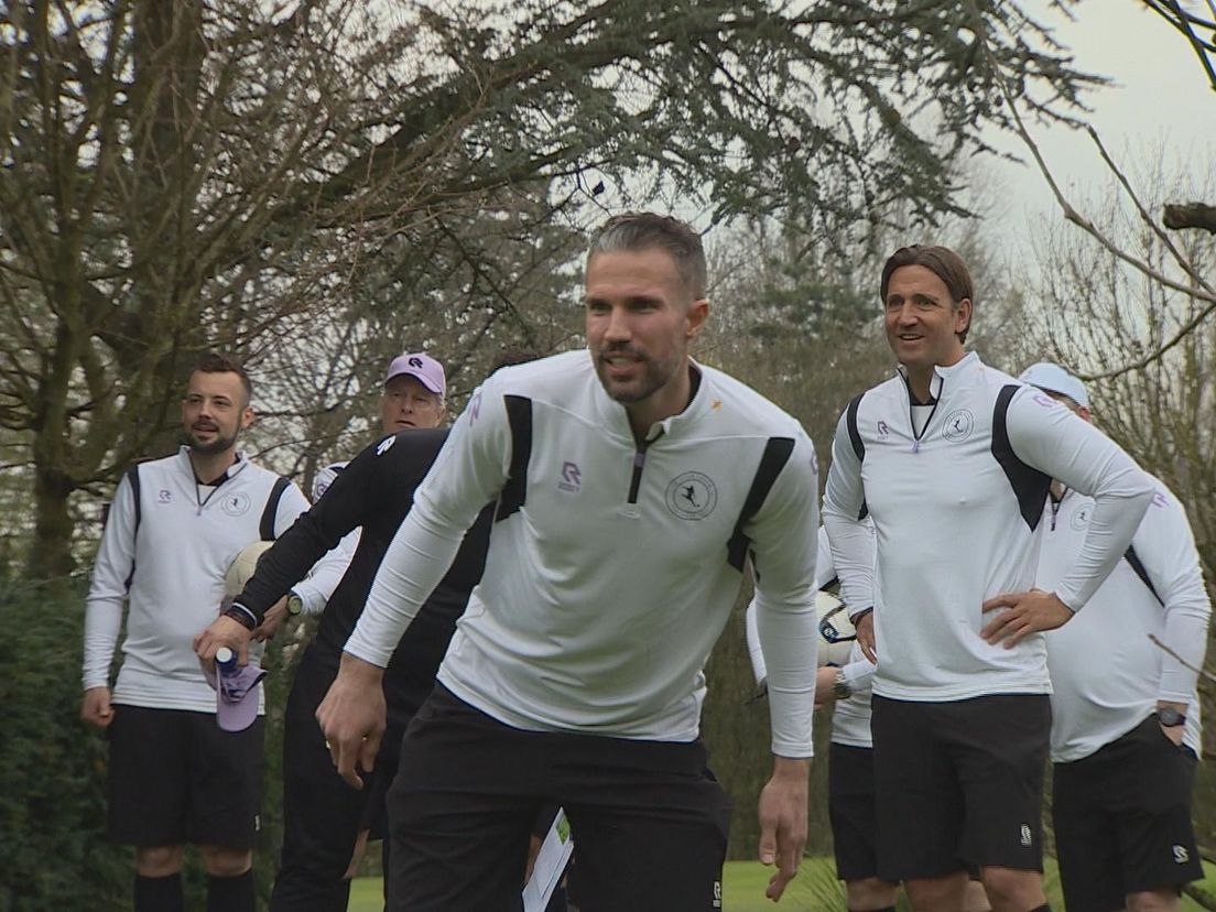 Van Persie in actie bij het Life After Football Footgolf-toernooi