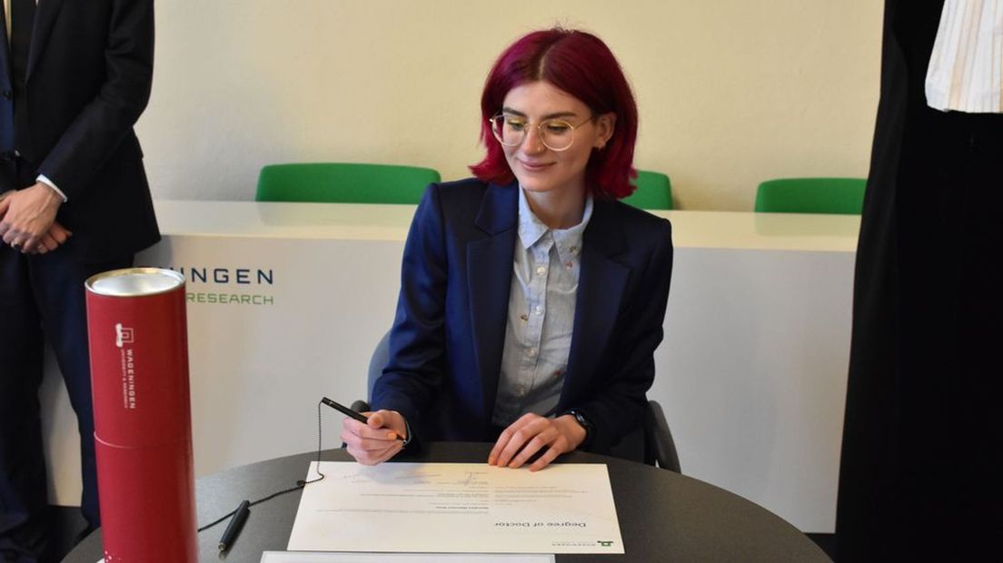 Gina Ross promoveerde cum laude in Wageningen.