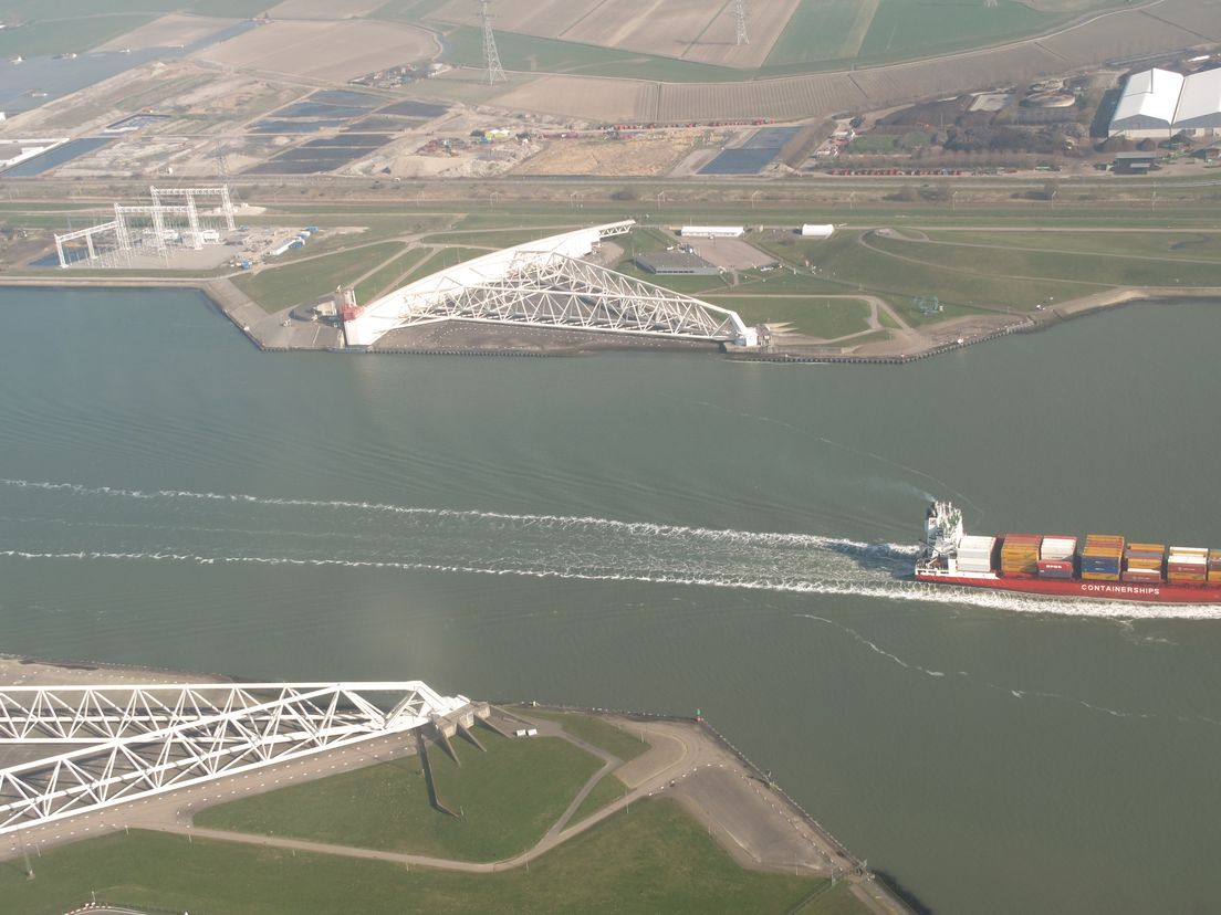 De Maeslantkering in Hoek van Holland