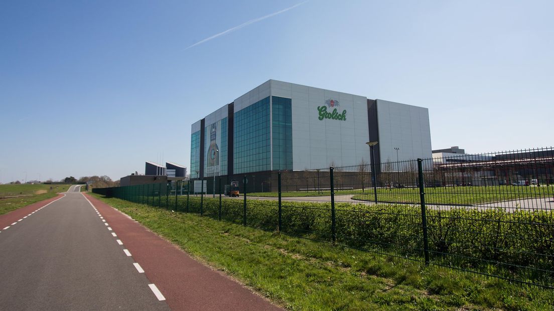 Fabriek van Grolsch langs de A35 in Enschede